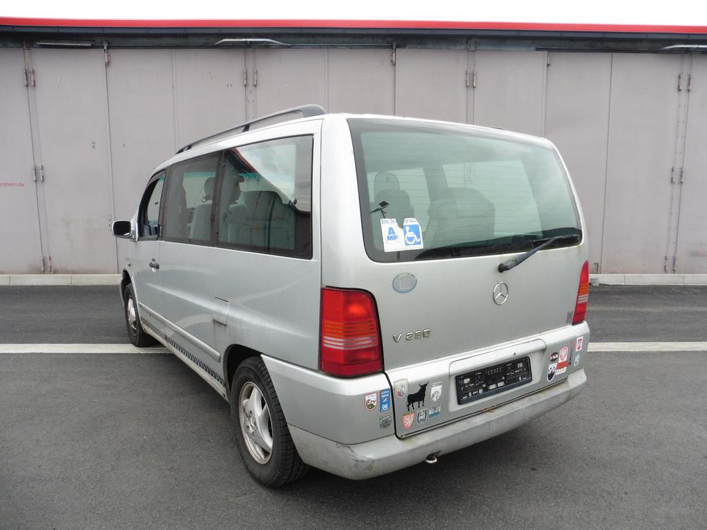 Mercedes-Benz V 230