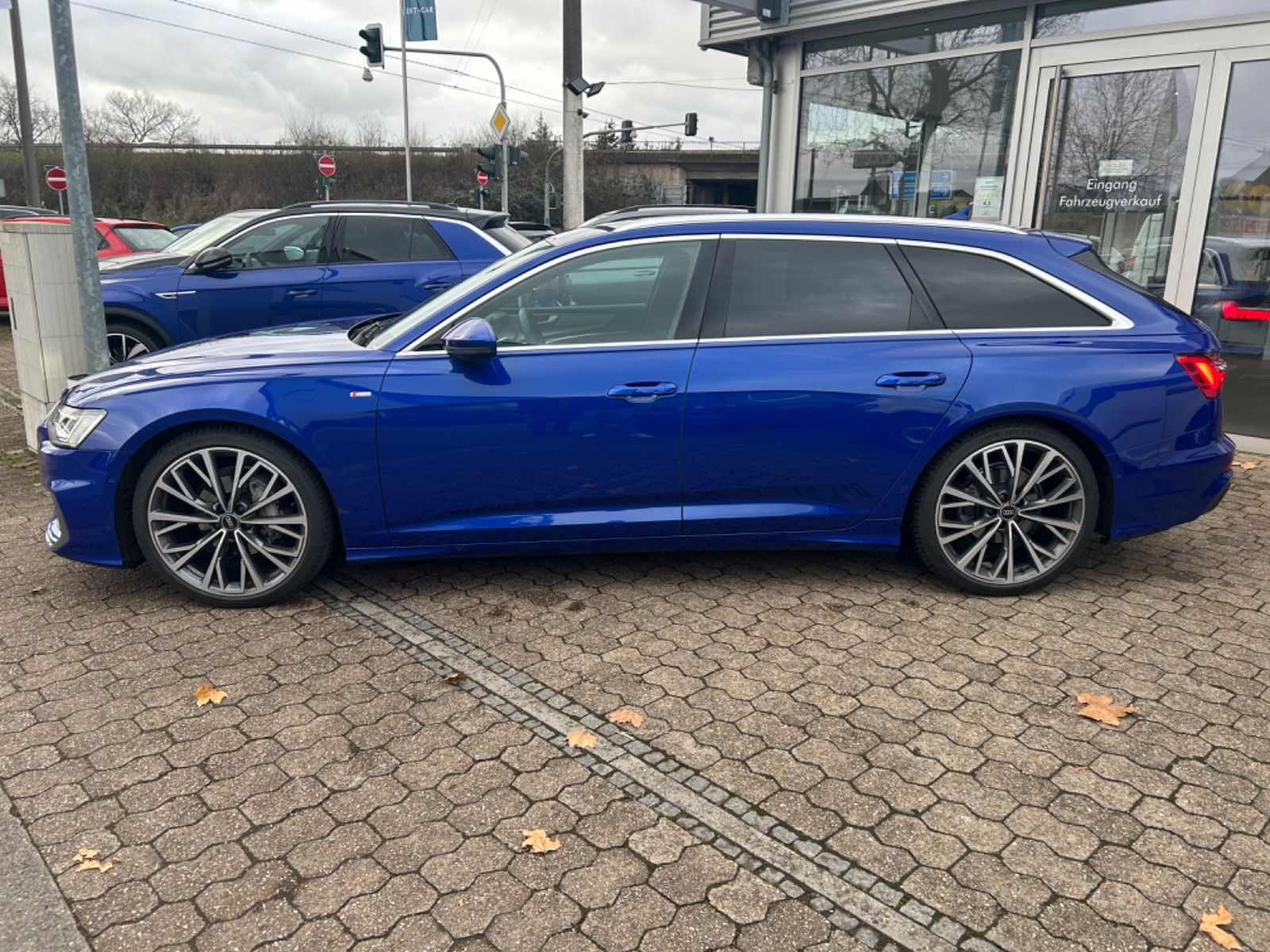 Fahrzeugabbildung Audi A6 Avant 40 TDI quattro sport Matrix Navi