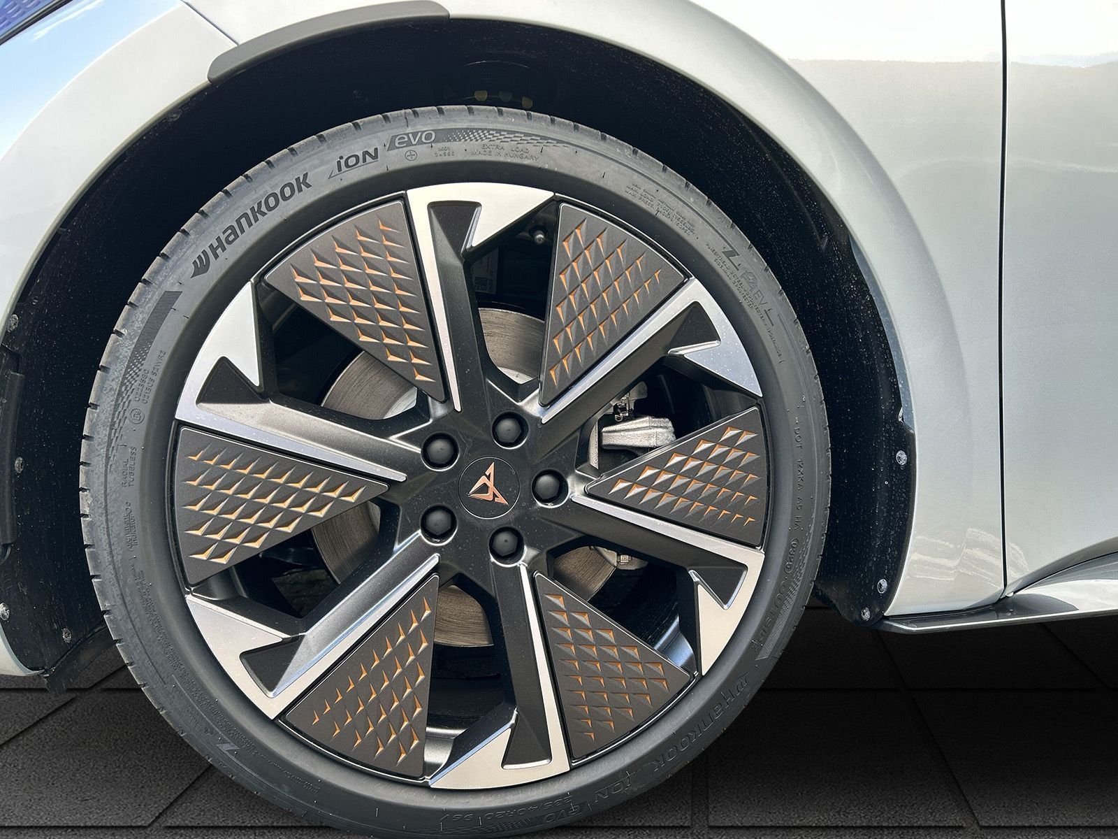 Cupra Born VZ 79 kWh Wärmepumpe Navi Pilot M Tech L imagem 3