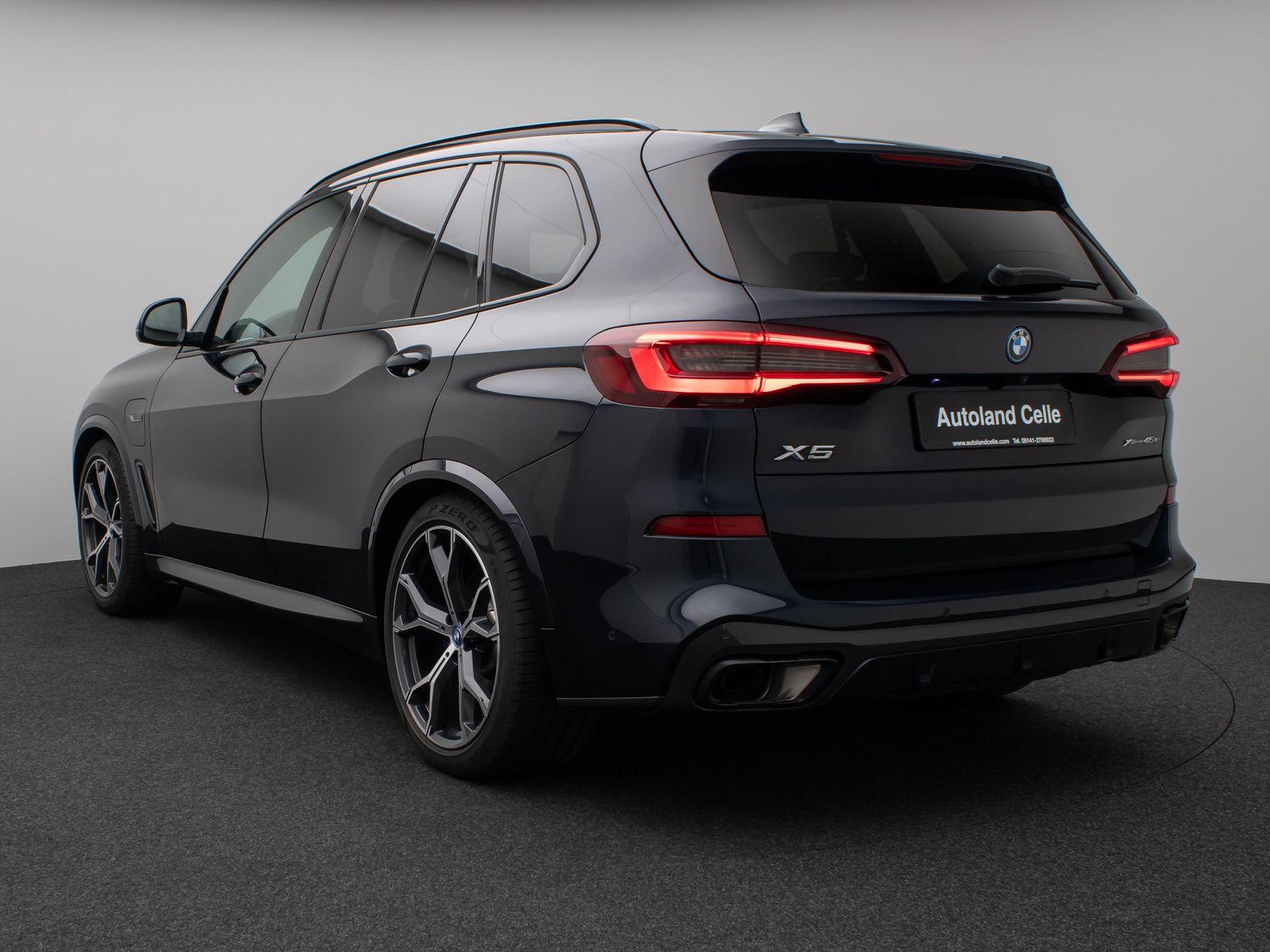 Fahrzeugabbildung BMW X5 xD45e M Sport 360°HUD DAB H/K Individual 21Zl