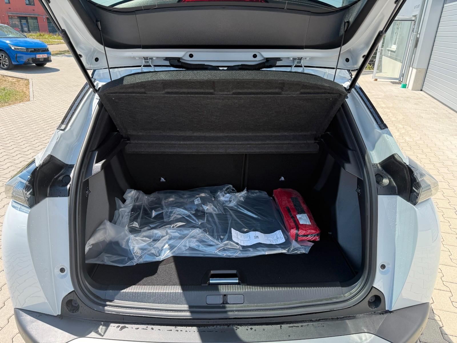 Peugeot 2008 Hybrid 145 GT