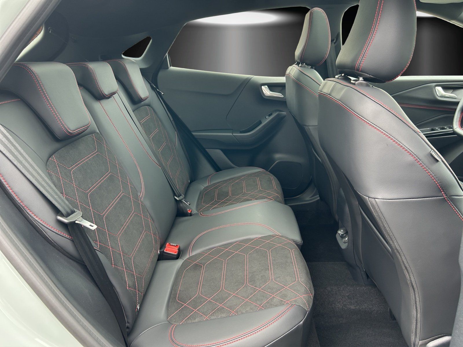 Fahrzeugabbildung Ford Puma 1.0 ST-Line X Aut./LED/ACC/360°/PANO/NAVI/