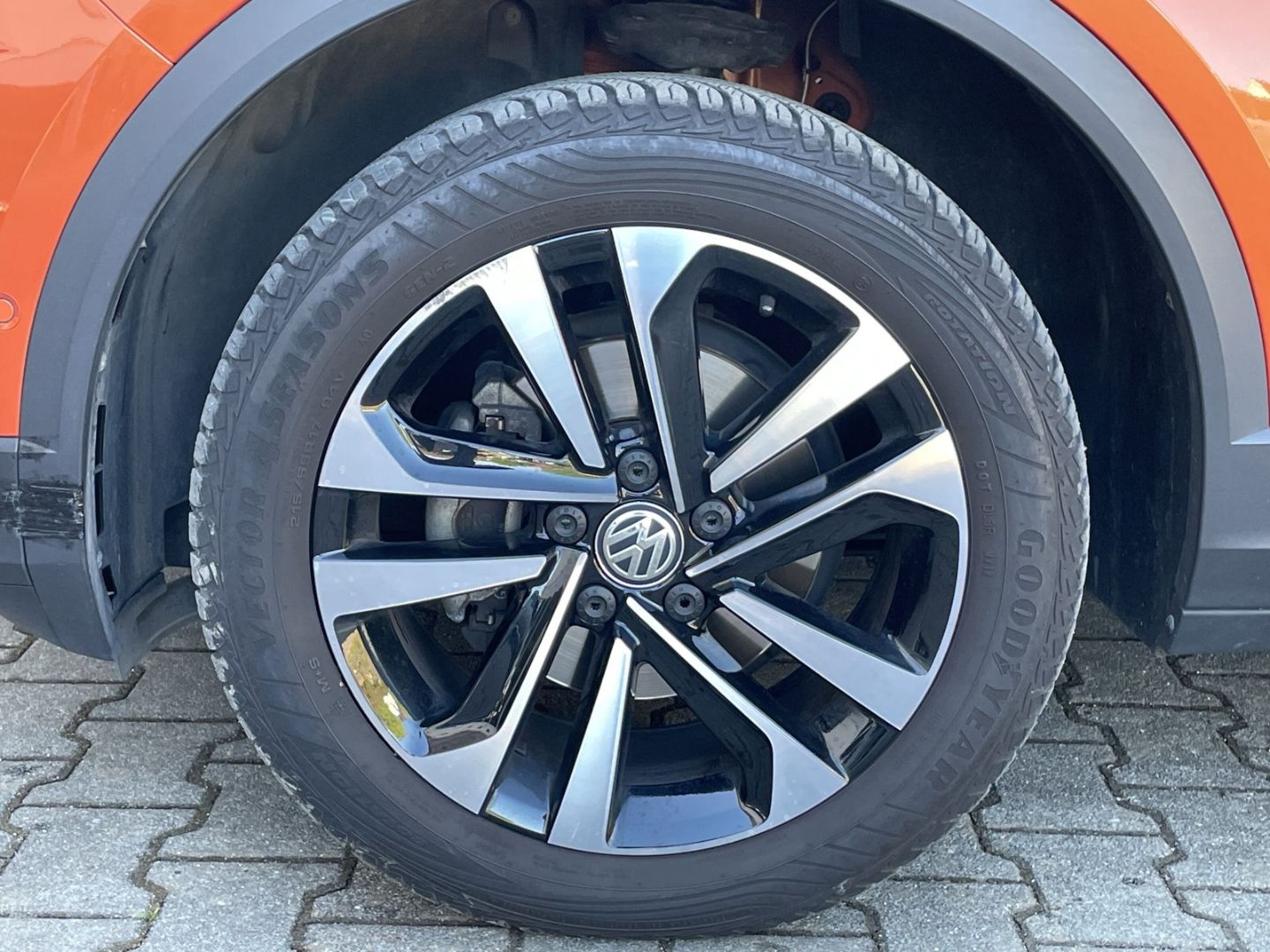 T-Roc 1.6TDI IQ.DRIVE AHK/Pano/ACC/el.Heckklappe