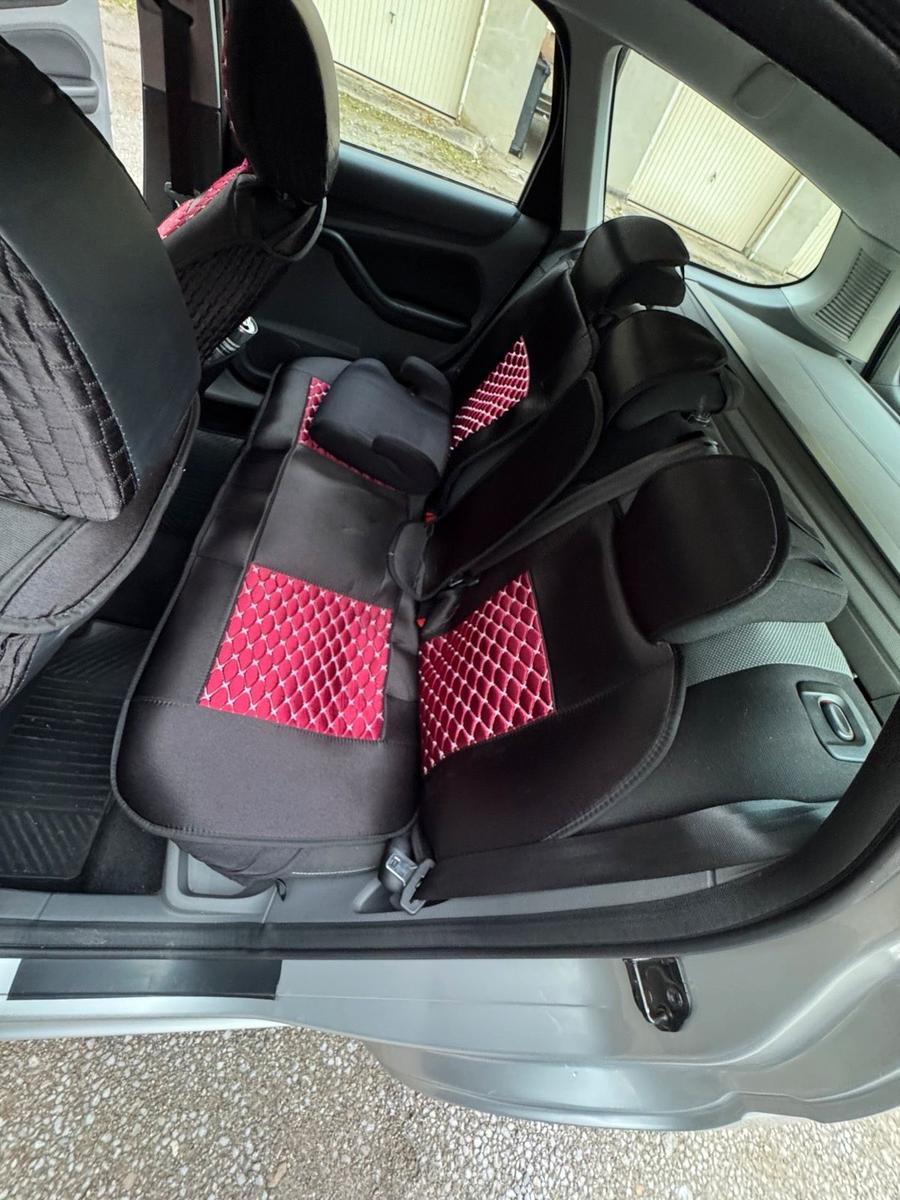 Ford Focus 2010 — photo 9