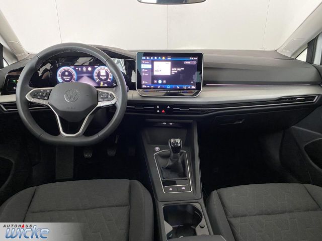 Golf VIII 1.5 TSI Life CONNECT KLIMA PDC LED