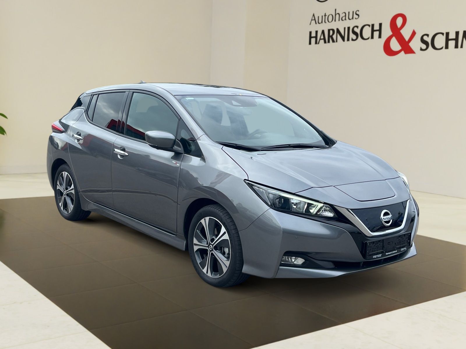 Fahrzeugabbildung Nissan Leaf 40KW/h Autom. - N-Con.; 360°Kamera;SOH95%