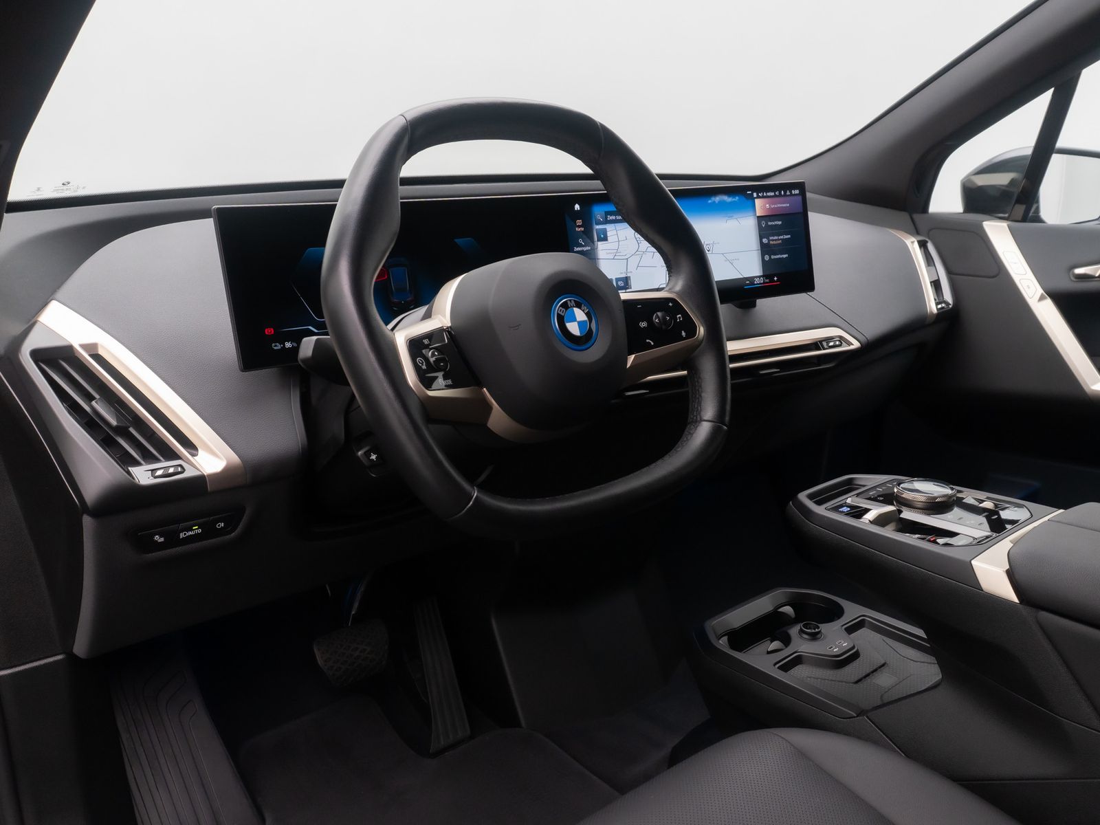 Fahrzeugabbildung BMW iX xD40 Sport 360&deg;DAB AHK Bel&uuml;ftung Komfort 21Zl