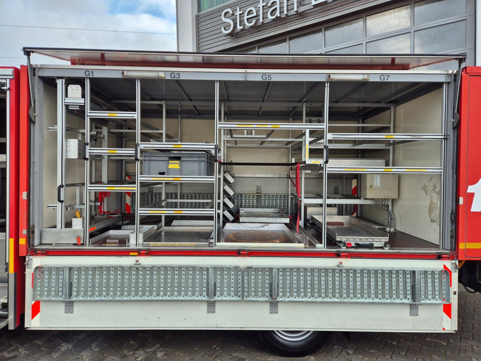 Fahrzeugabbildung MAN LE 9.150 Feuerwehr Schmitz GW-6 Gerätewagen