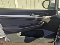 Fahrzeugabbildung Volkswagen Golf VIII Var. Alltrack 4M Navi Matrix ACC StdHz
