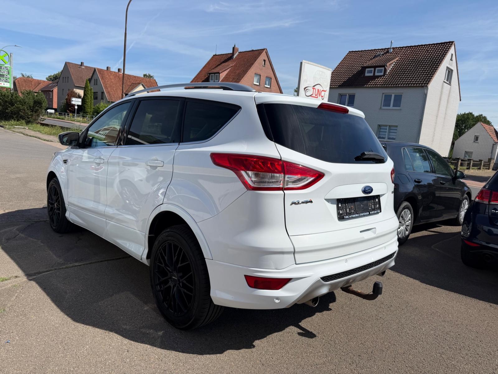Ford Kuga Individual/1,6 Benzin/PANO/AHK