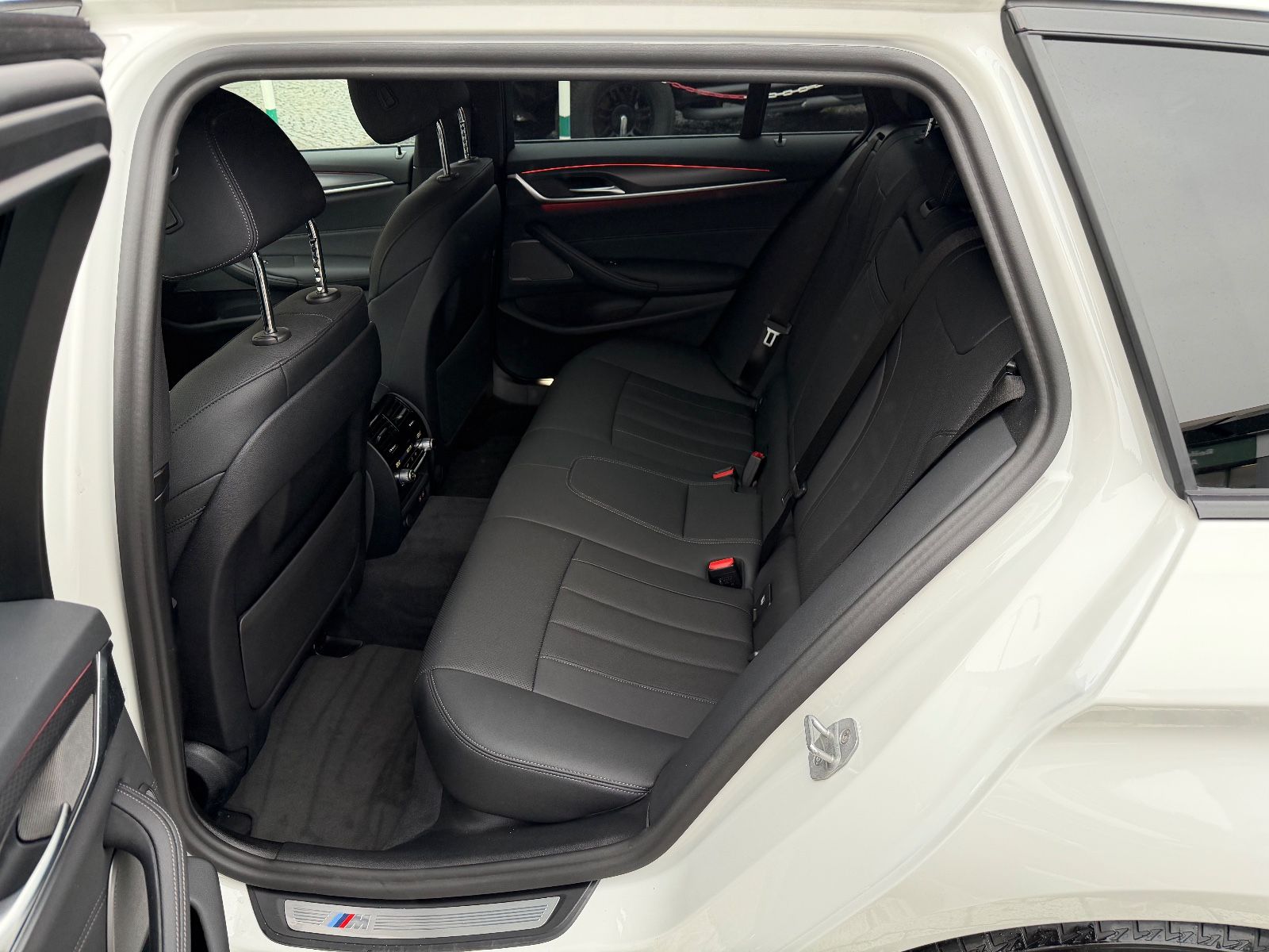 Fahrzeugabbildung BMW 520 i Touring M Sport H&K AHK LED KAMERA