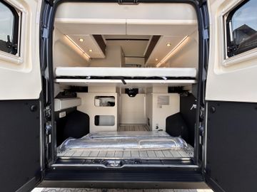 Westfalia Columbus 600 D AHK Stauraump. 350W SOLAR SKYVIEW