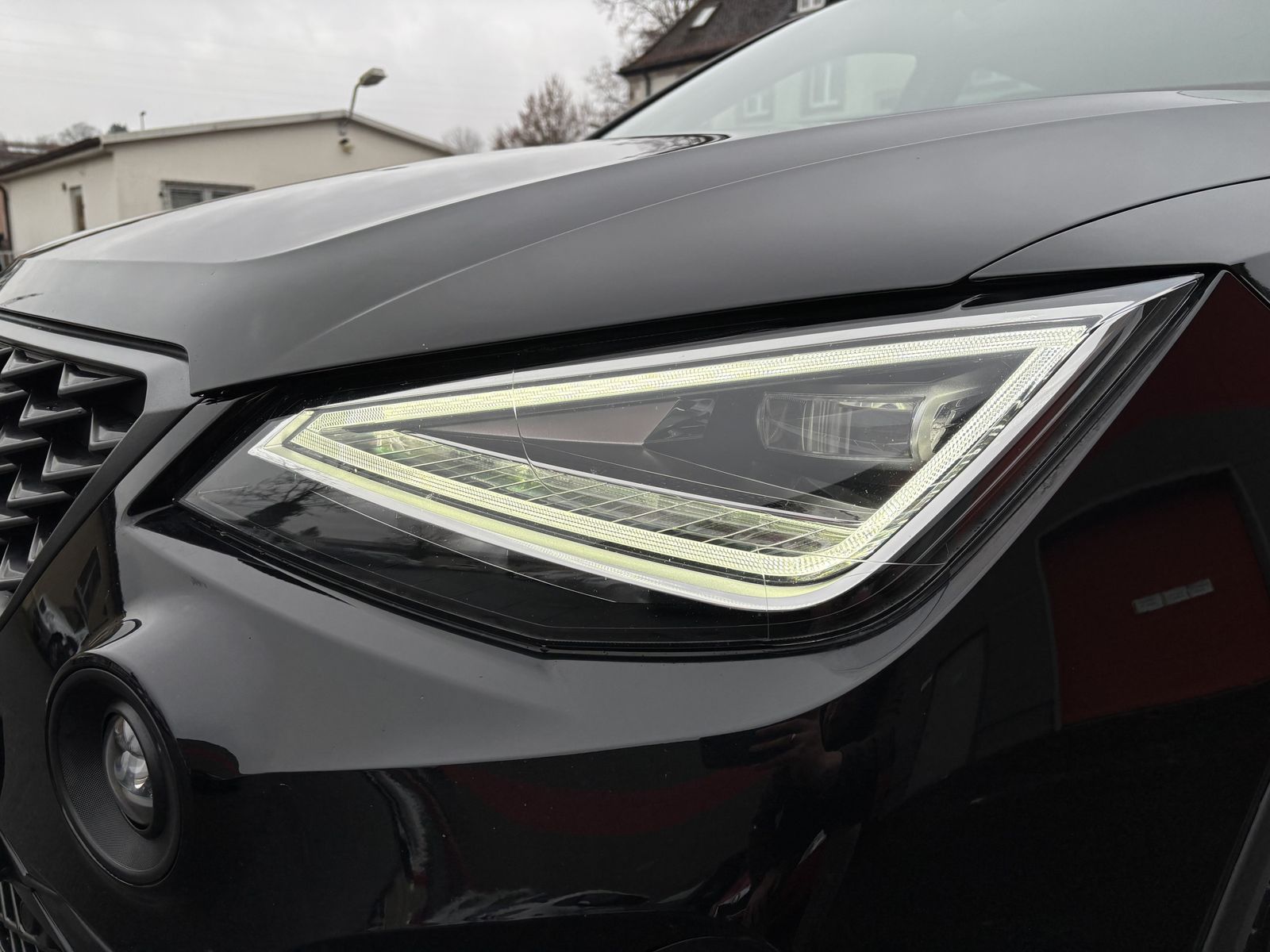 Fahrzeugabbildung SEAT Arona 1.5 TSI DSG FR Line-NAV-LED-KAMERA-VIRTUAL