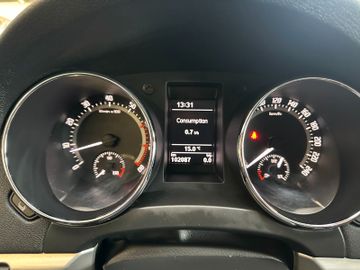 Skoda Yeti Edition *1. Hand*Klima*SHZ*AHK*Bi-Xenon*