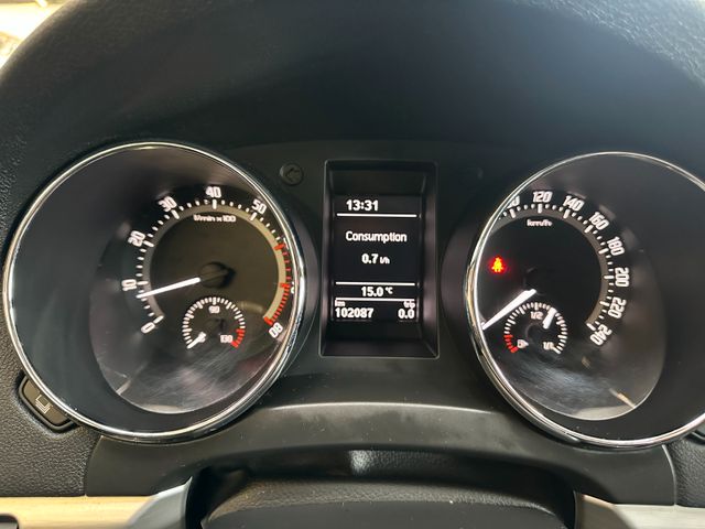 Skoda Yeti Edition *1. Hand*Klima*SHZ*AHK*Bi-Xenon*