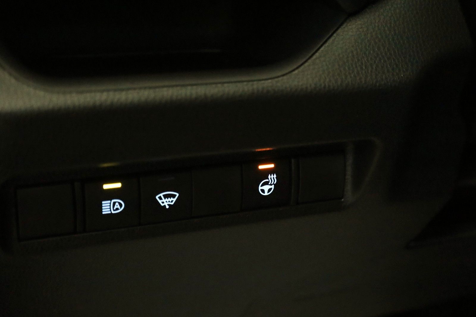 Fahrzeugabbildung Toyota RAV4 Hybrid Team Deutschland LED,Apple CarPlay