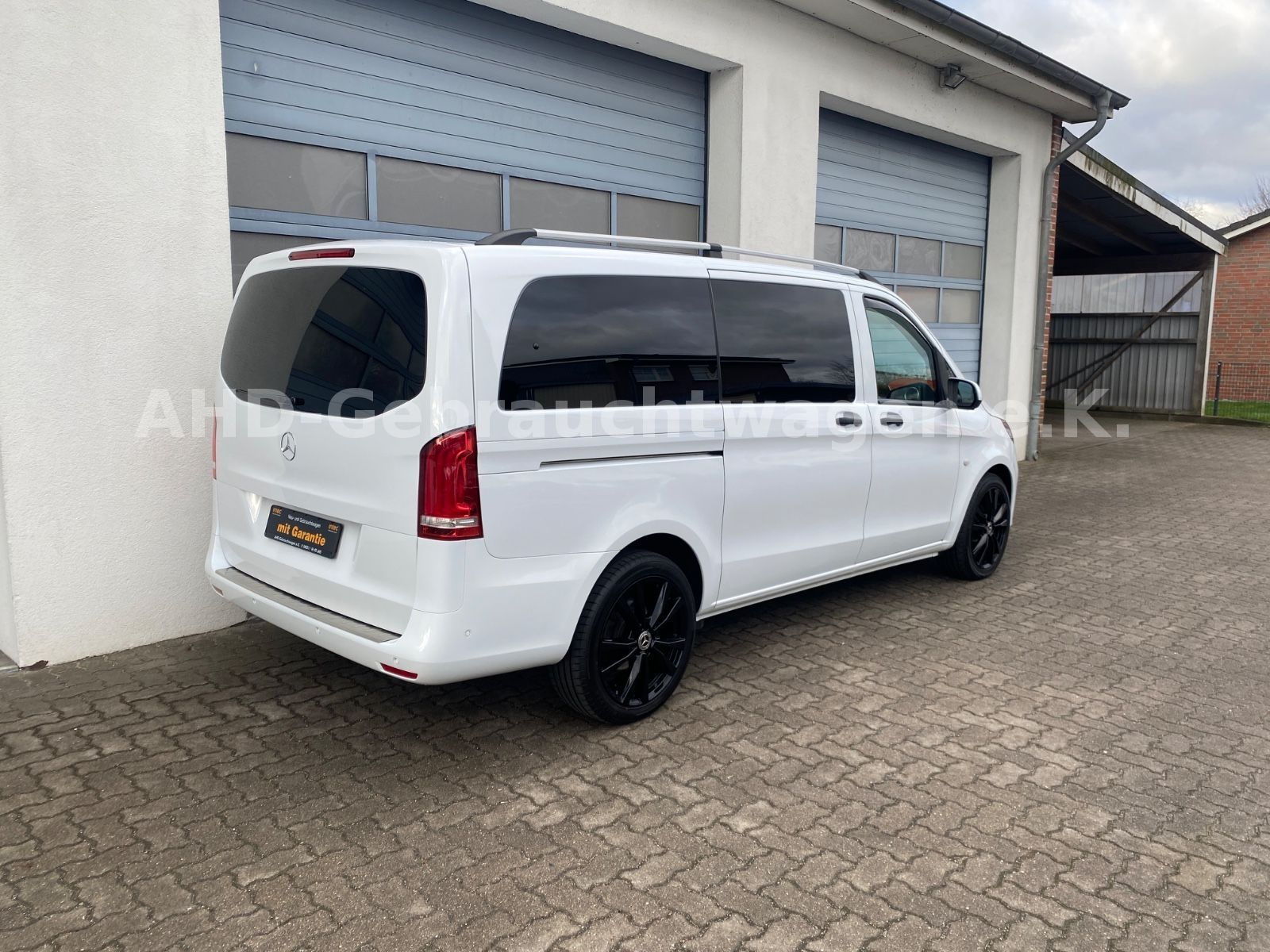 Fahrzeugabbildung Mercedes-Benz Vito Tourer 114/116/119 CDI Edition lang