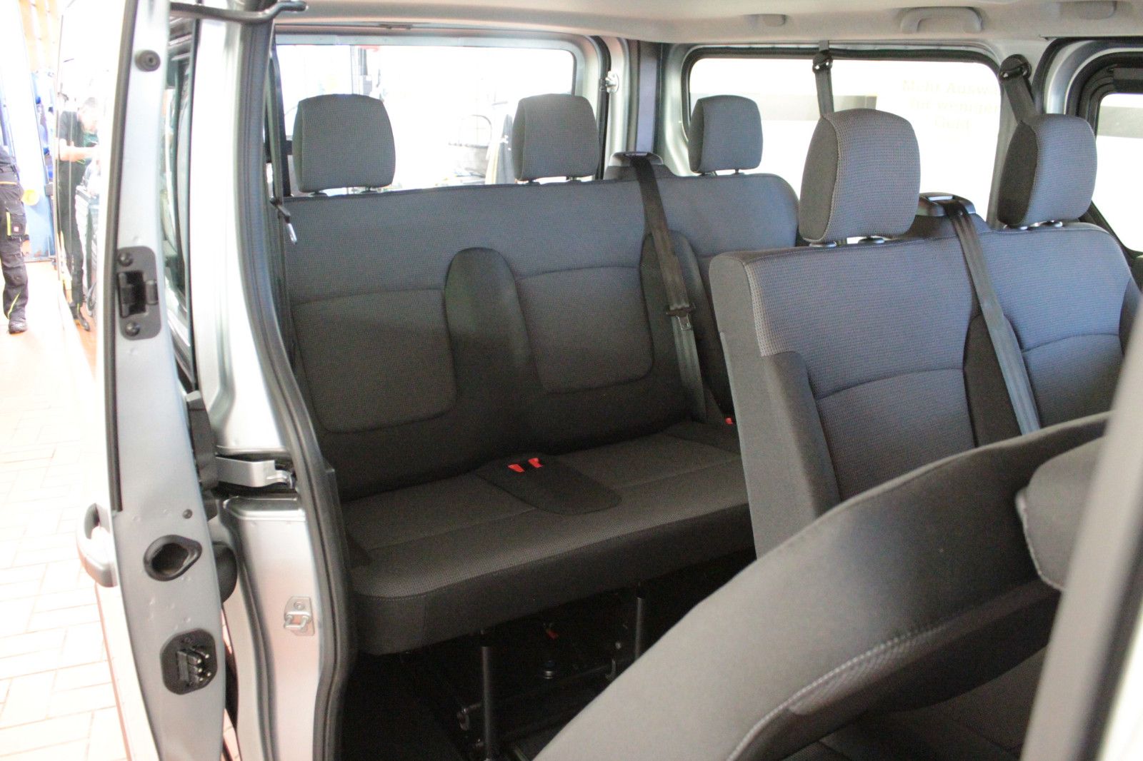 Fahrzeugabbildung Renault Trafic Dci 150 Grdt Evolution *Rollstuhlrampe*