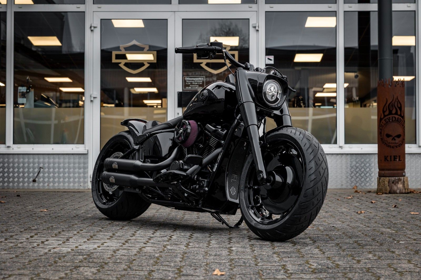 Fahrzeugabbildung Harley-Davidson DARK BOY FLFBS BLACK 117 MY25-H-D Kiel Custom