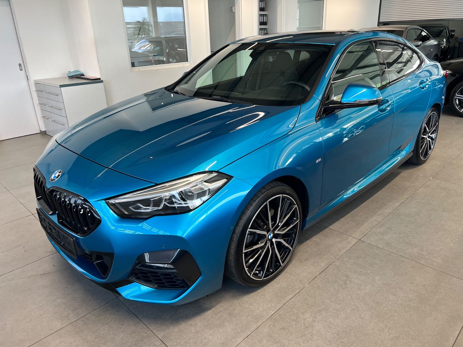 BMW 218 Gran Coupé M-Sport / Pano/ M-Sitze / H&K imagem 3