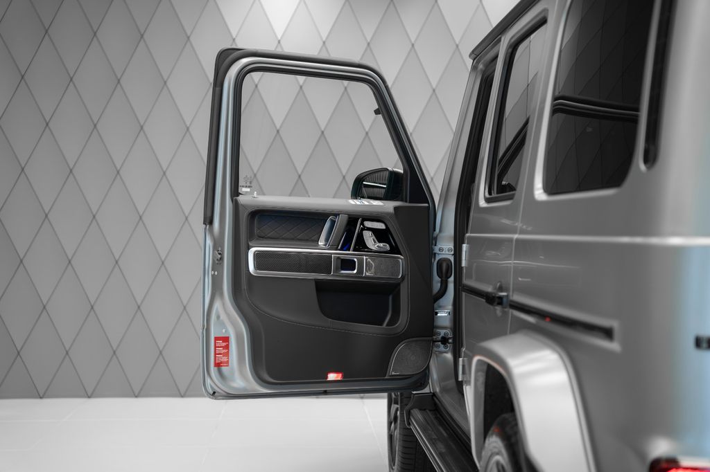 G 63 AMG BRABUS MAGNO GREY/BLACK CARBON - Bild 16