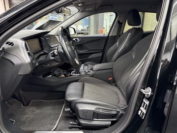 BMW 116i Sport Line DAB LED WLAN Tempomat Shz PDC