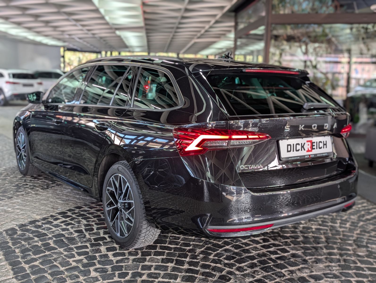 Fahrzeugabbildung SKODA Octavia 1.5 TSI mHEV Style ACC AHK 5J.-Garantie