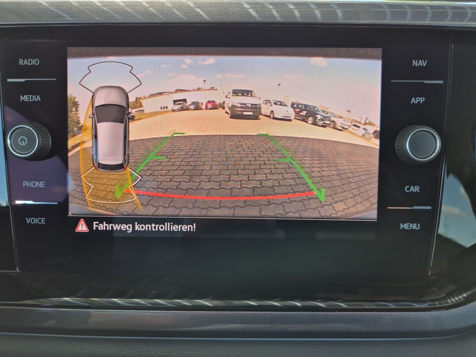 Fahrzeugabbildung Volkswagen Polo TSI Highline Navi AID RFK SH LM