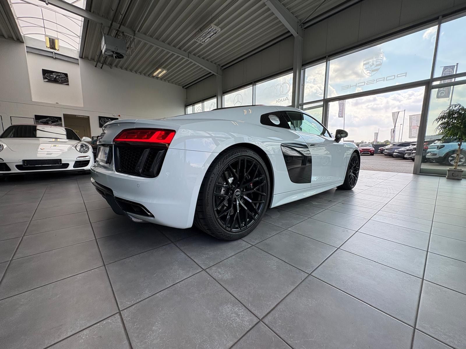 Fahrzeugabbildung Audi R8 Coupe 5.2 FSI quattro/erst 19800 km