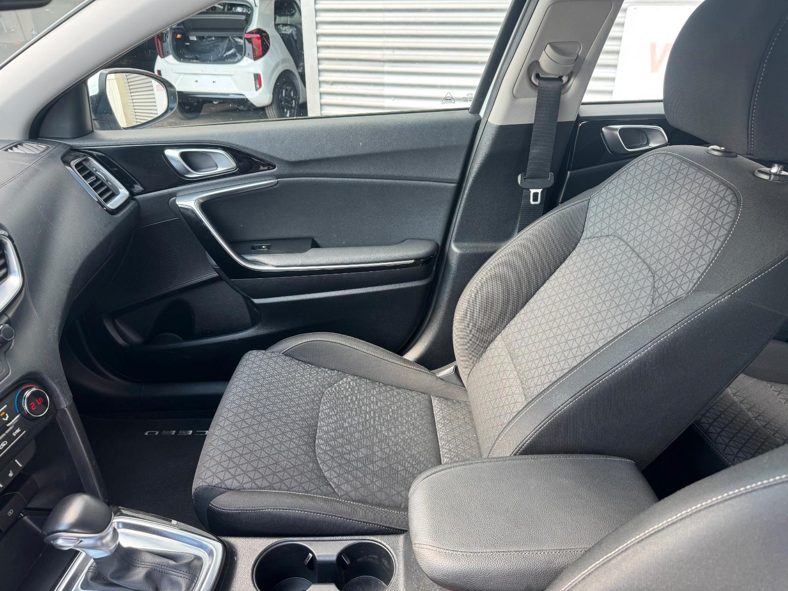 Kia Ceed 1.4 T-GDI DCT7 Vision *Navi*AWR*Garantie*