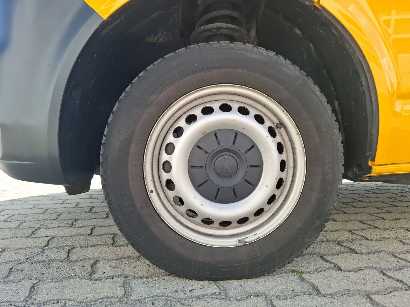 Fahrzeugabbildung Volkswagen T6 Transporter T6.1 DoKa LR Klima AHK