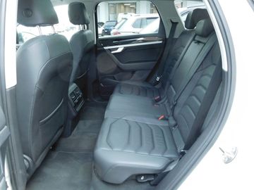 Volkswagen Touareg - 10