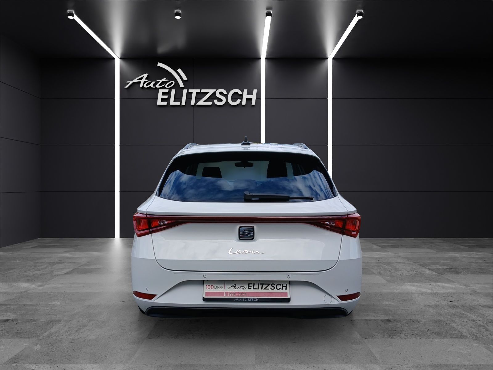 Fahrzeugabbildung SEAT Leon ST TDI Style DSG LED Navi AID Pano GRA Park