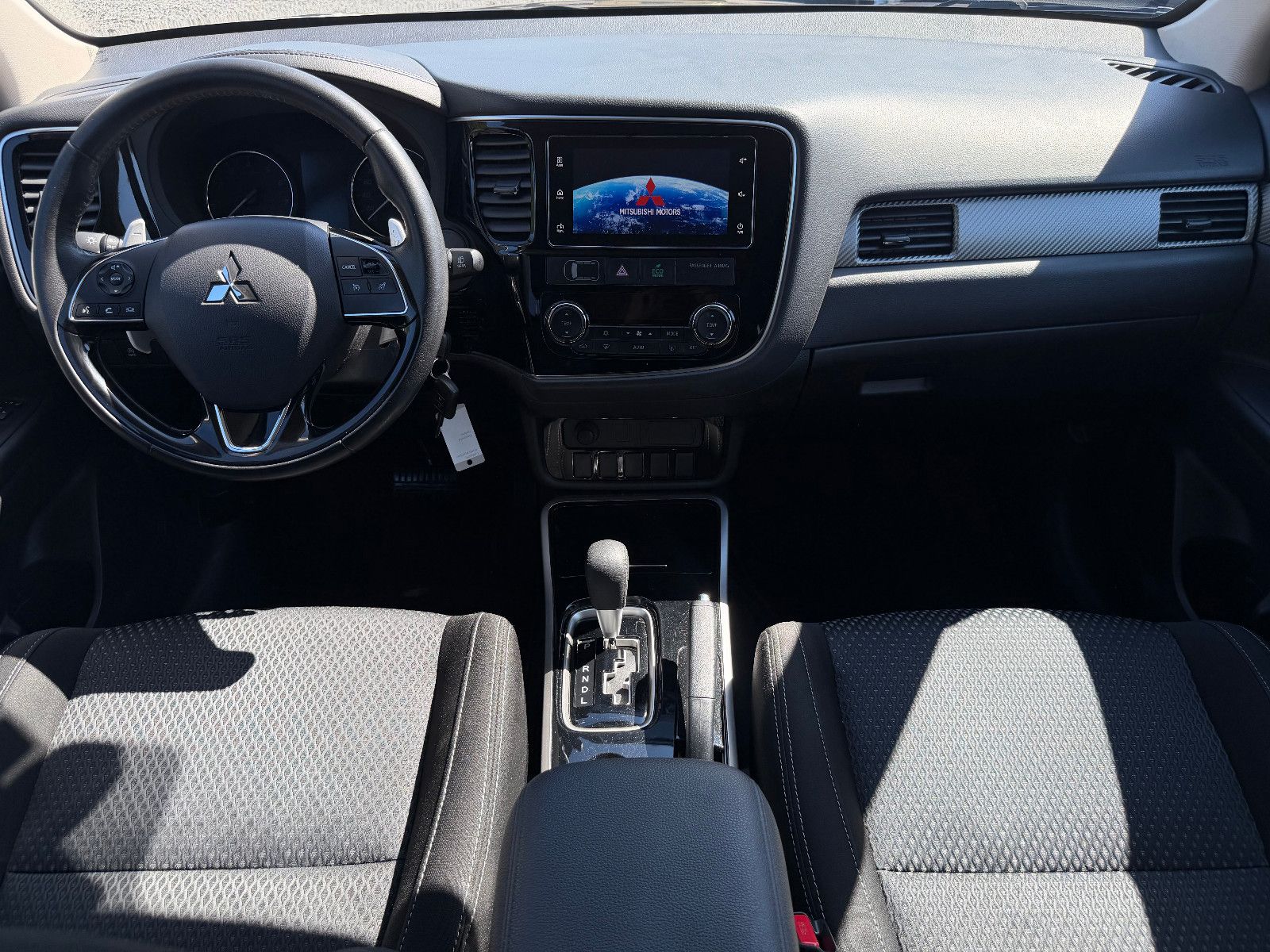 MITSUBISHI Outlander 2.0Edition 100 2WD KAMERA/TEMPO/1.HAND – Foto 13