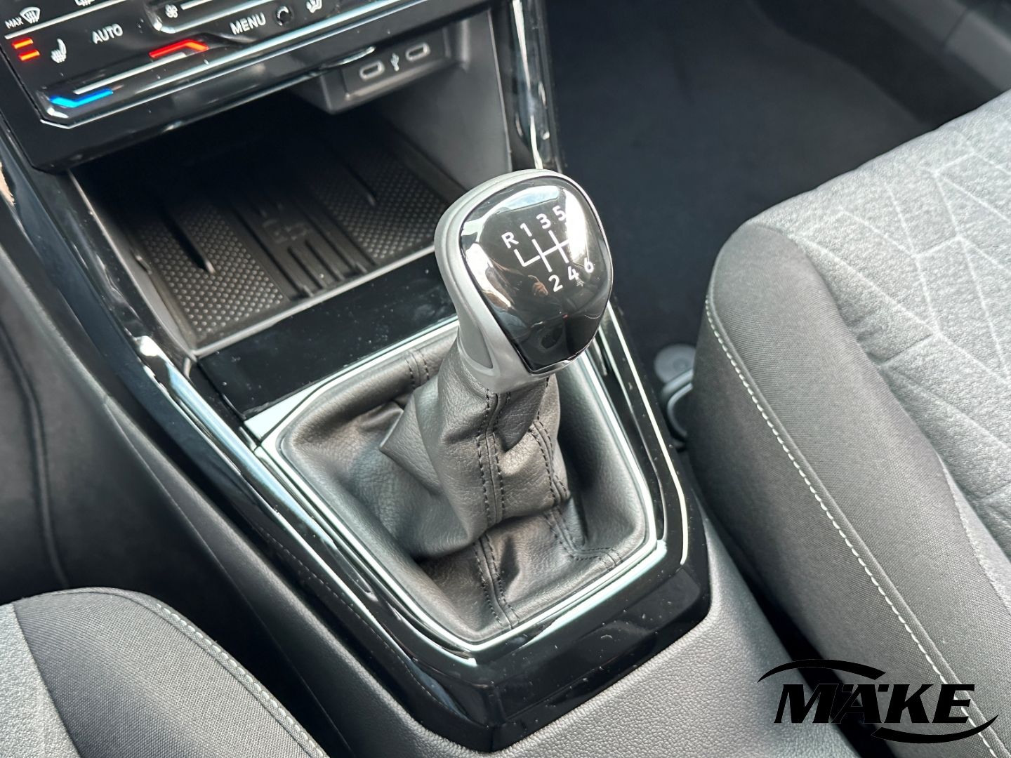 T-Cross Life 1.0TSI LED AHZV ACC SHZ NAV RFK ALU