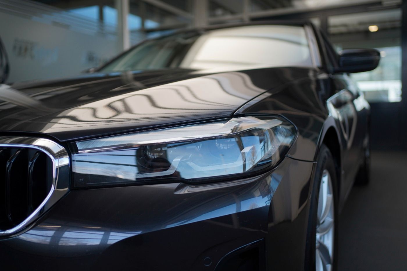 Fahrzeugabbildung BMW 520d Limousine +Parking Assistant+Standheizung