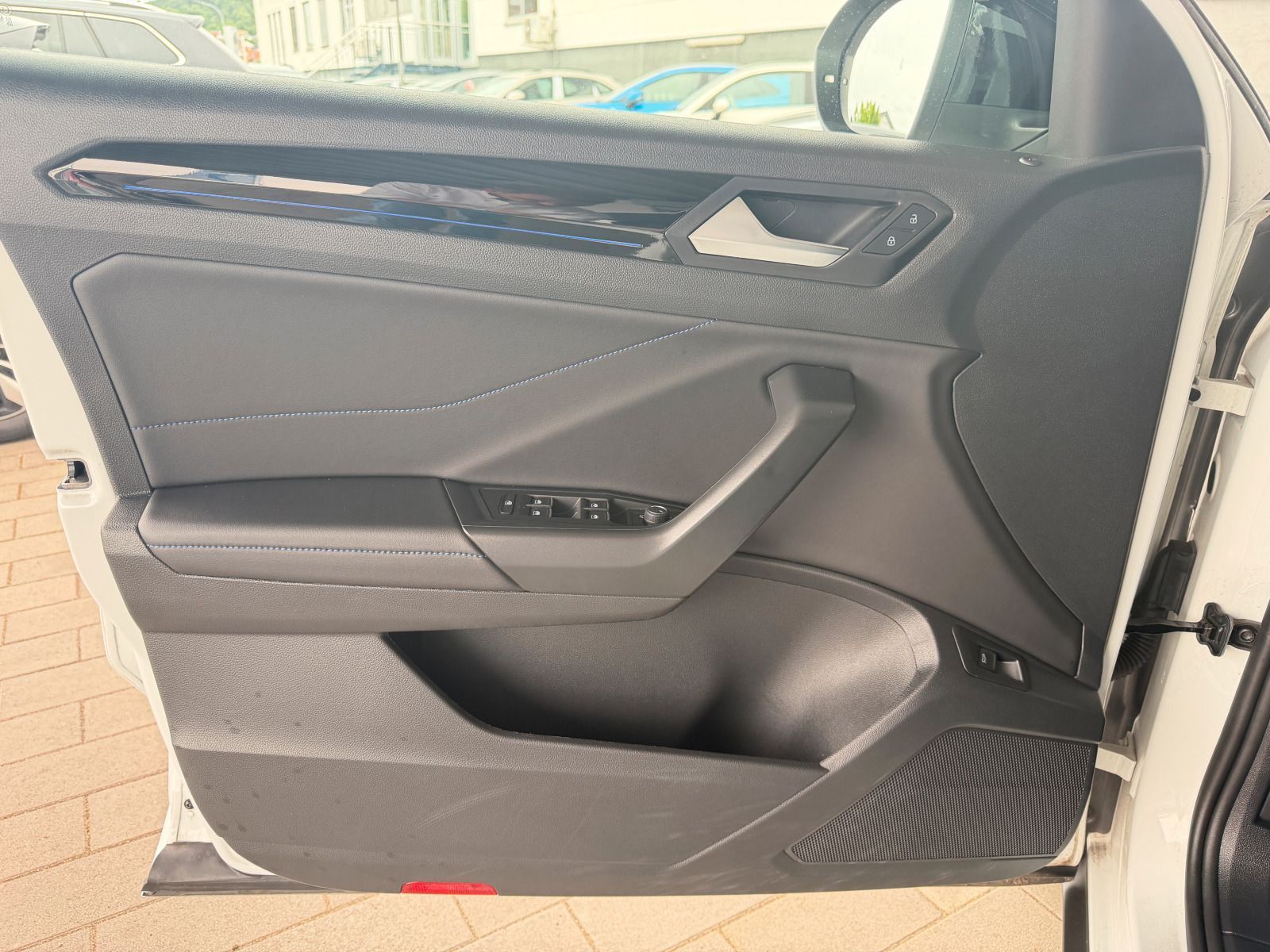 Volkswagen T-Roc - Bild 11