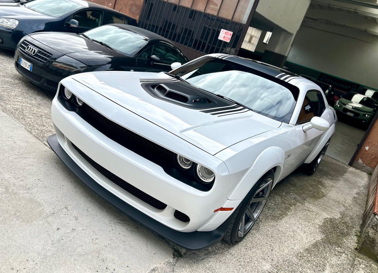 Dodge Challenger 5.7 V8 Shaker wide body imagem 2