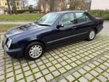 Mercedes-Benz E 220 CDI - gebrauchte Mercedes-Benz E 220 aus dem Jahr 2001