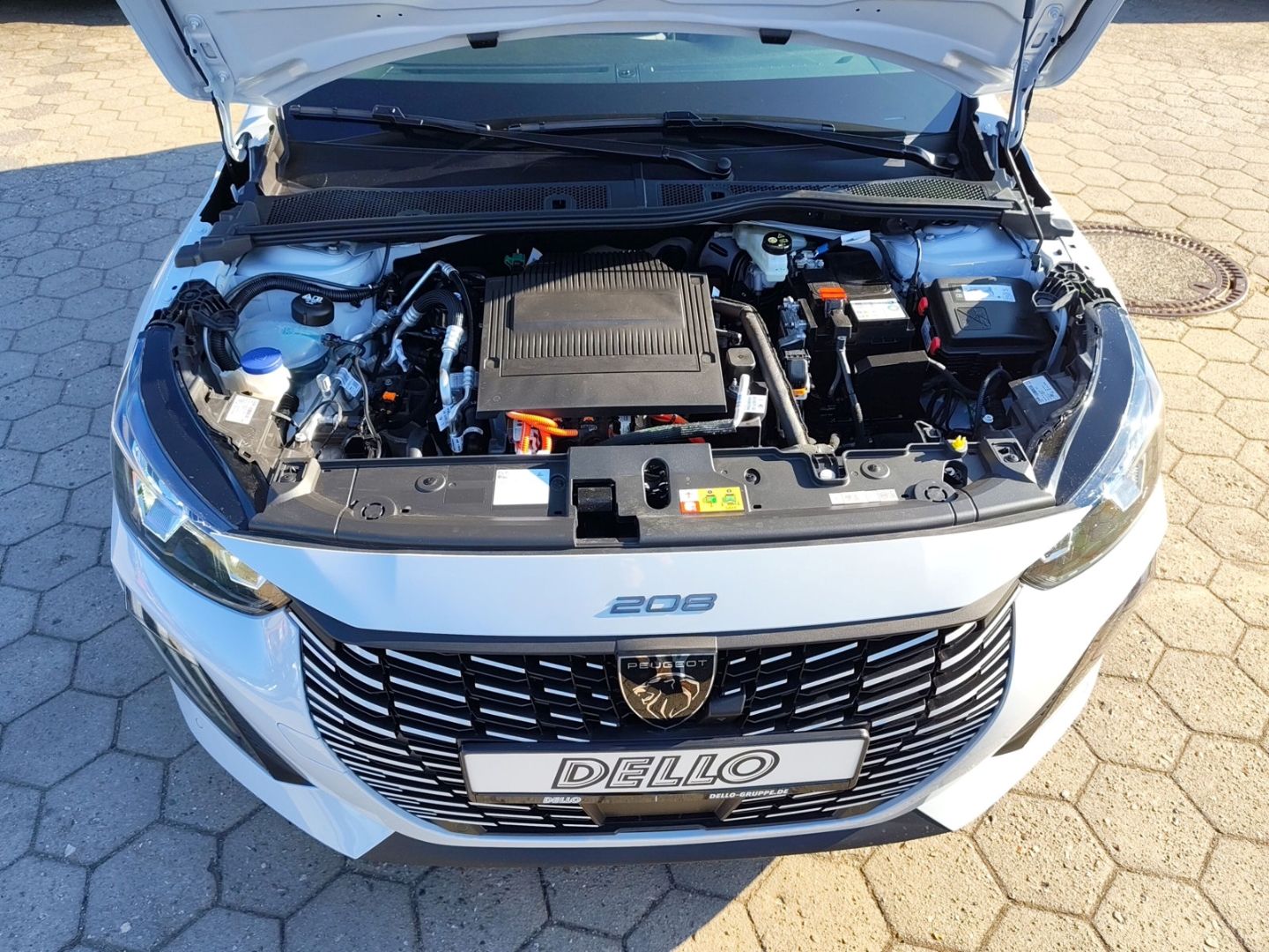 Peugeot e-208 - Bild 14