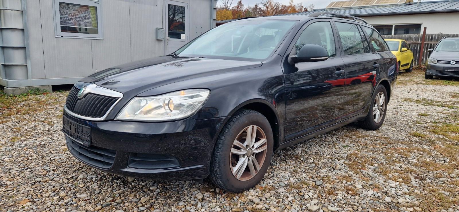 Skoda Octavia 2011 — interior