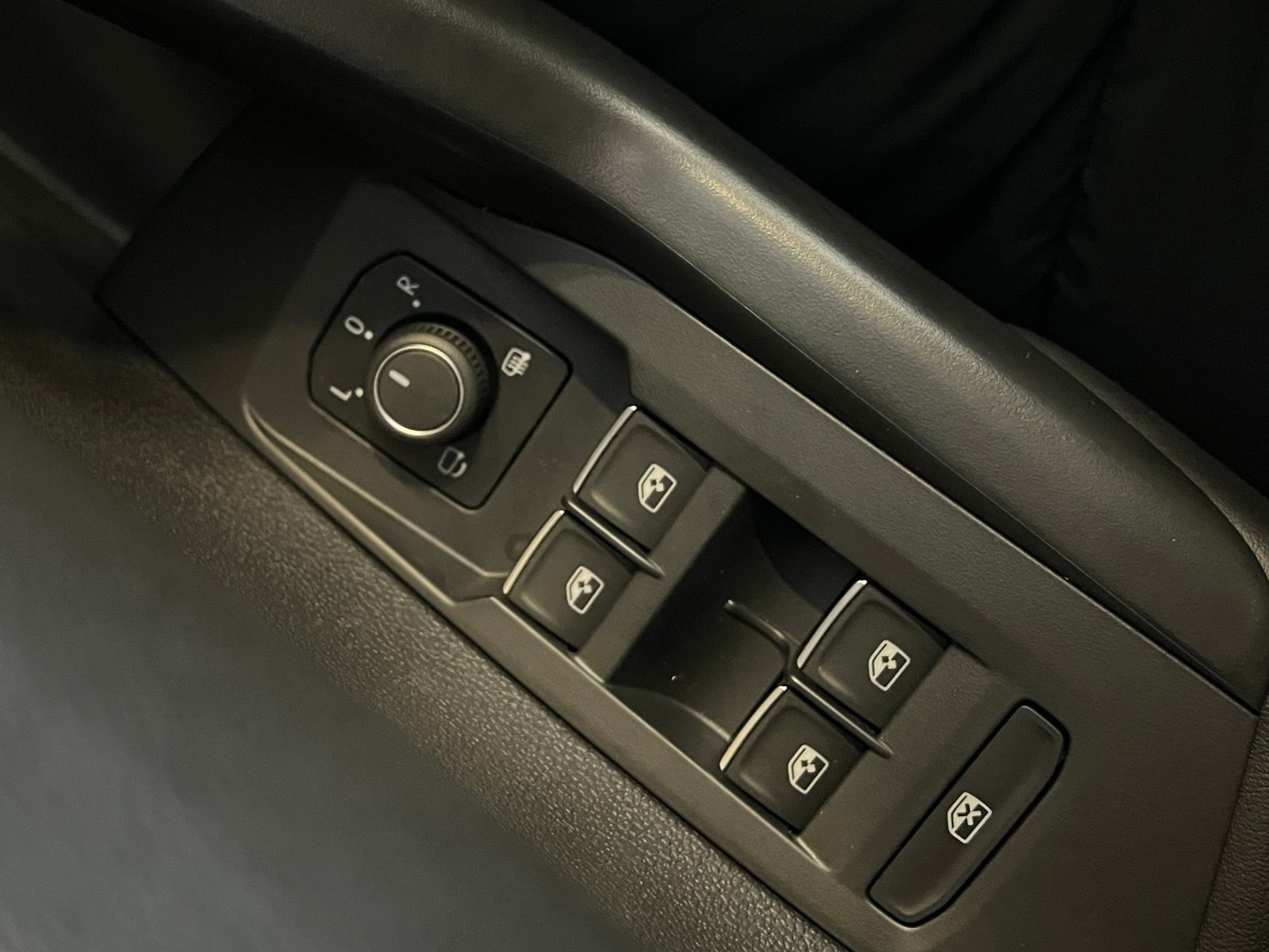 Fahrzeugabbildung Volkswagen Taigo GOAL 1.0 TSI *16"-LM, Navi, ACC*