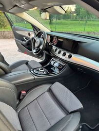 Mercedes E 200 - 12