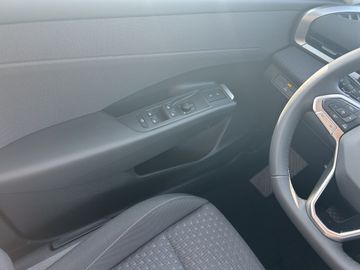 Volkswagen T-Roc - 10