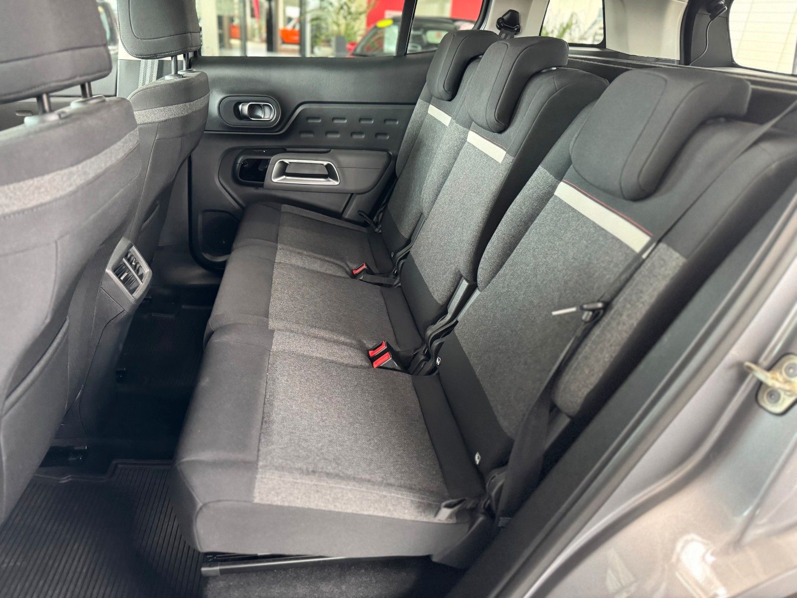 Fahrzeugabbildung Citroën C5 Aircross 1.2 130 Feel   "DAB 19"-LM Tempomat"