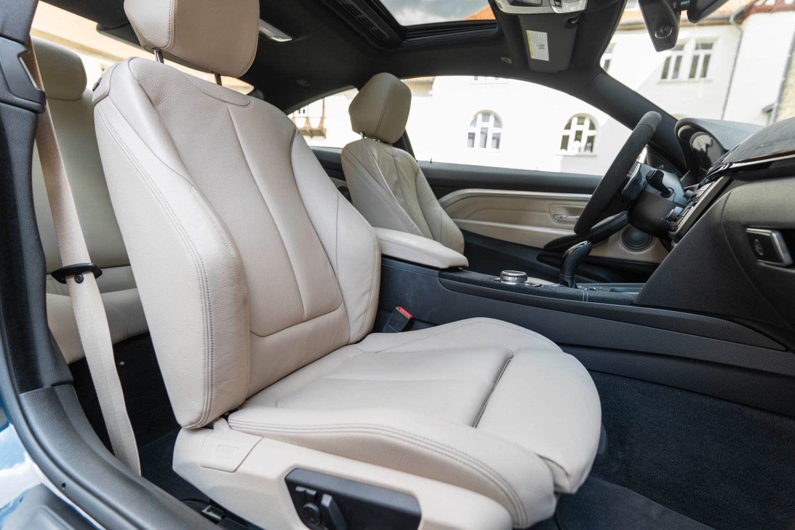 Fahrzeugabbildung BMW 435IX Coupe M-PERFORMANCE H&K HUD KAM NAV ALC
