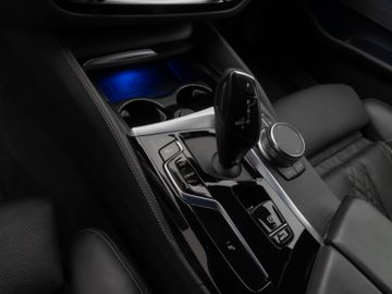 Fahrzeugabbildung BMW 530d Tour Luxury HUD ACC H/K AHK Komfortsitz 20"
