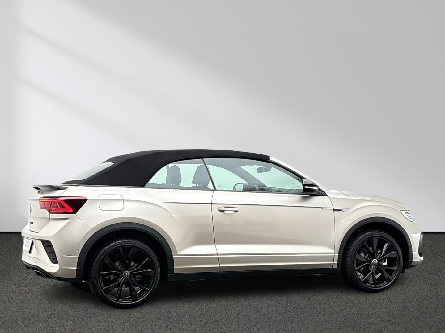 Volkswagen T-Roc Cabriolet R-Line 1.5 l TSI OPF 110 kW (150 imagem 3