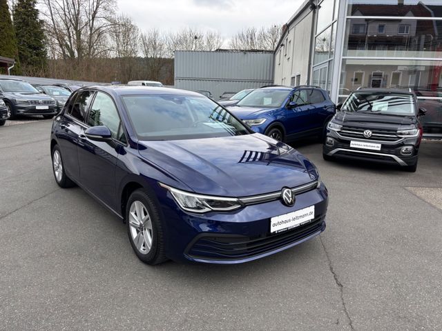 Volkswagen Golf VIII Lim.1.5 eTSI DSG Life,LED,Navi,Kamera,