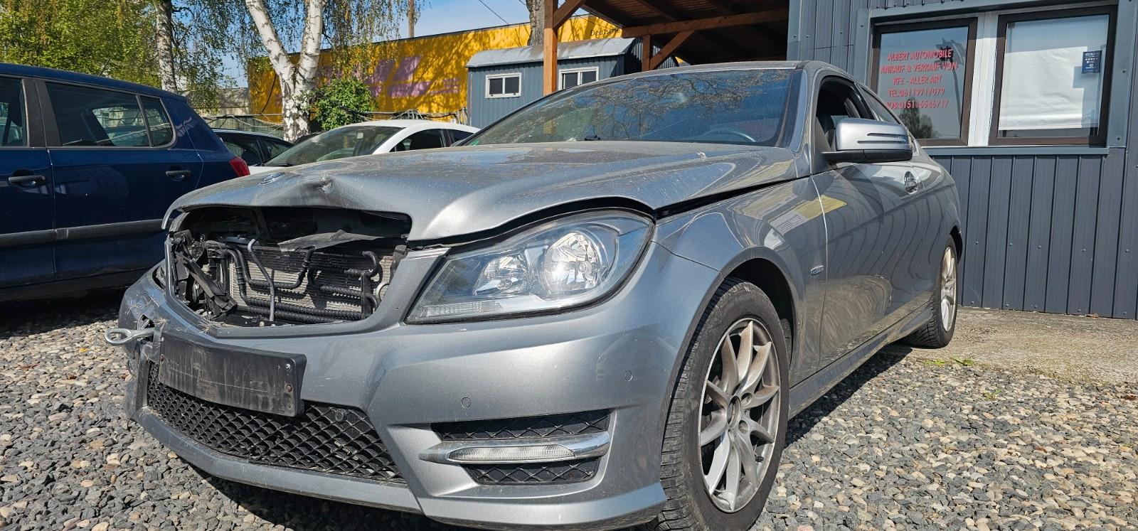 Mercedes-Benz C 180 C Coupe C 180 CGI BlueEfficiency
